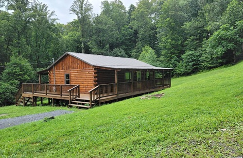 Hico Cabin | Black Bear Cabin, private and secluded!