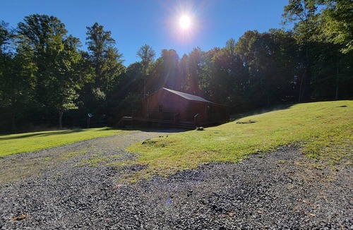 Hico Cabin | Black Bear Cabin, private and secluded!