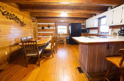 Sautee Nacoochee House | Black Bear Lodge 🪵cabin Fire Pit🔥 Large Decks Secluded 3 bed 2 bath