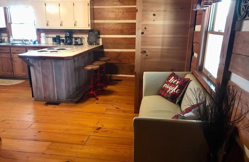 Sautee Nacoochee House | Black Bear Lodge 🪵cabin Fire Pit🔥 Large Decks Secluded 3 bed 2 bath