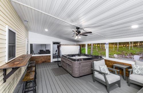 Briar Crest Woods Villa | Blakeslee Getaway with private hot tub