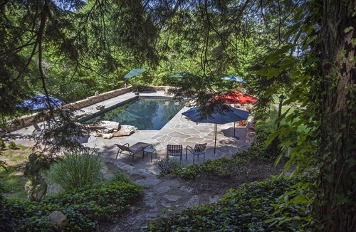 Asheville Cottage | Blend City and Country at Lucky W Cottage