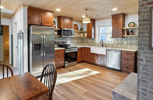 Salem Cottage | Bliss Cottage by Lake Keowee & Jocasse w/Spa & RV Pad. Midterm Rental Available