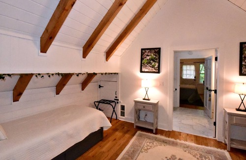 Big Canoe House | Bliss-filled Big Canoe Mountain Retreat with Epic Gameroom!