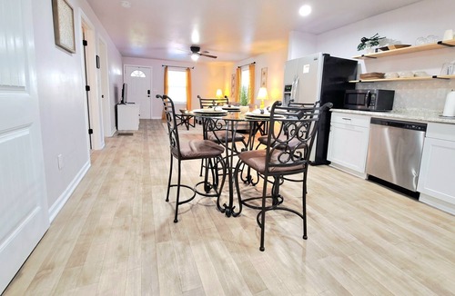 Monroe House | Blissful Little Bungalow!