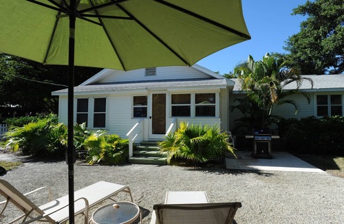 Boca Grande House | Blissfully Serene Palm Cottage In Town and 2 Blocks from Beach