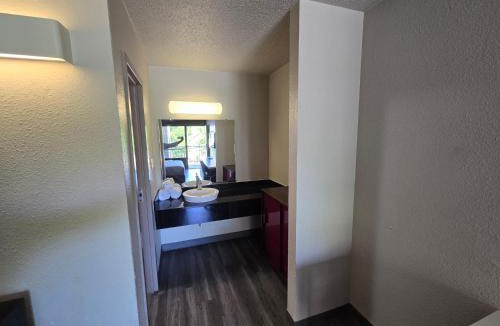 Violetville Hotel | Bloomfield Oasis