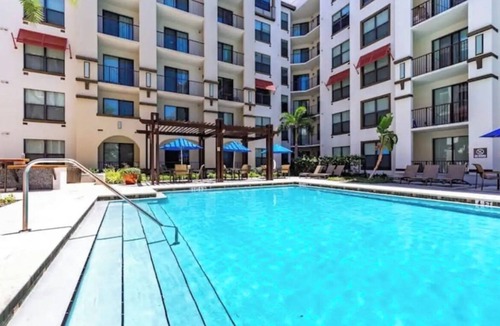 Carver City - Lincoln Gardens Apartment | Blooming Journey Tampa Bay Central Location! n1bedroom 1bath private balcony.n
