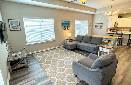 Carrabelle House | Blue Chair By The Bay 2BR/2BA with pool!