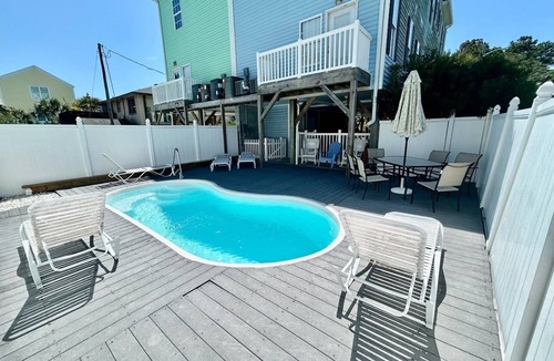Surfside Beach House | Blue Dolphin 6 Bedroom Home by RedAwning