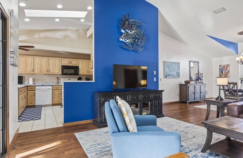 Palm Harbor House | Blue Haven Large Waterfront Pool Home | Boat Dock | Canal | Water Views | Pool Bar | WIFI | Fishing
