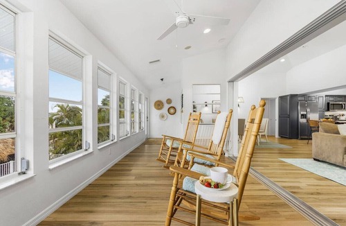 Bokeelia House | Blue Heron * fish, boat, wine, dine, relax, repeat