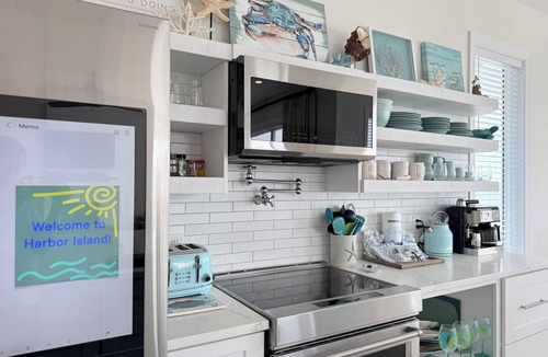 Beachwalk House | Blue Horizon - Oceanfront House on Harbor Island