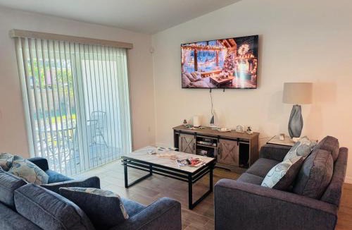 Port Charlotte House | Blue Mantle Charlotte Hideaway