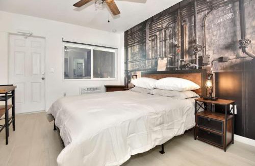 Daytona Beach Shores House | Blue Mist Motel - Room #4