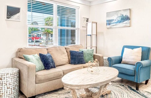 Holiday Beach House | Blue Oasis| Above Ground Pool | Dogs Okay!