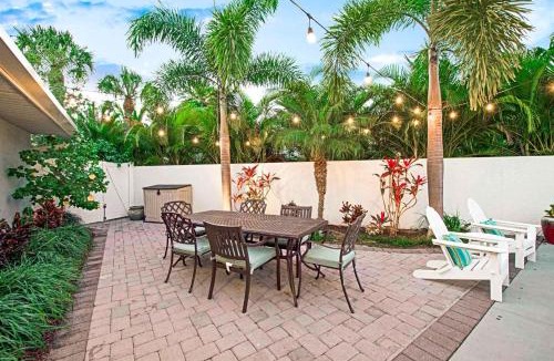 Saint Armands Key House | Blue Palm