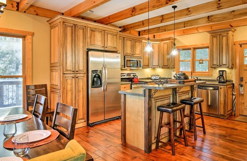 Cashes Valley Cabin | Blue Ridge Cabin w/Wooded Views, Deck & Hot Tub!