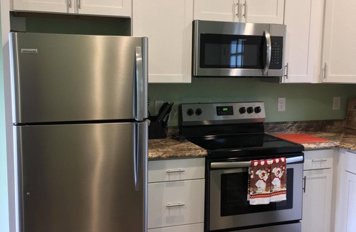 Waynesville Cottage | Blue Ridge Cottage Walking Distance to Downtown Waynesville
