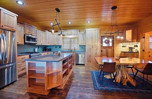 Hidden Lake Cabin | Blue Ridge Everest Retreat