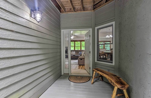 Mountain Air Apartment | Blue Ridge Mtn Views: Condo w/Furnished Balcony