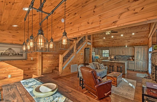 Cashes Valley Cottage | Blue Ridge Mtns Creekside Cabin w/Hot Tub + Pier!