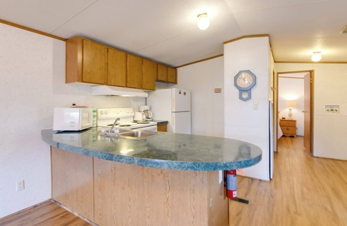 Waynesville House | Blue Ridge Mtns Group Getaway w/Hot Tub Access