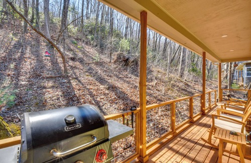 Clayton House | Blue Ridge Retreat: 1 Mi to Kingwood Golf