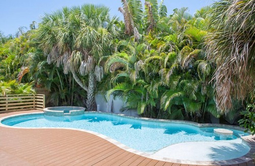 Holmes Beach House | Blue Sky: Luxury 5 Bdrm/4 bath with heated pool - 1 block to beach!