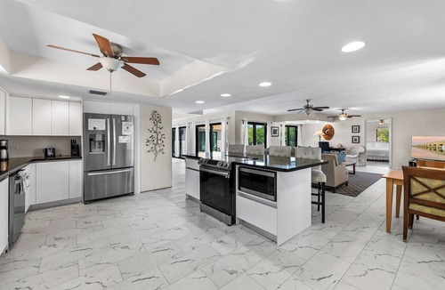 Marathon House | Blue Water is Calling! 5bedroom 3bath with large pool and 150 ft of dockage 2 kayaks included