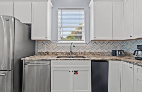 Frangista Beach House | ☀️ Blue Yonder | 6-Seat Golf Cart | Heated Pool* | VIP Package