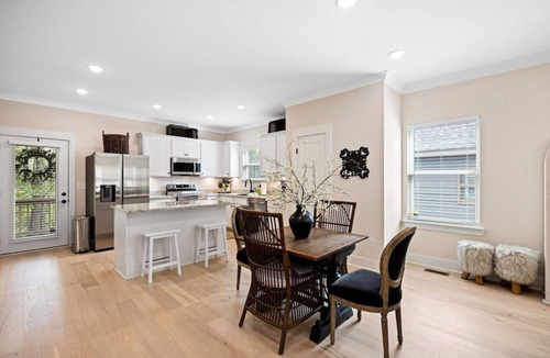 Lookout Valley Neighborhood Association House | Bluebird Cottage | Close to Downtown | Sleeps 4