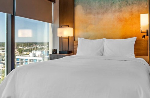 Downtown Myrtle Beach Resort | Bluegreen SeaGlass Tower, 1 Bedroom Standard Condo, Free WiFi and Parking