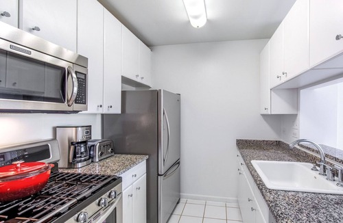 Battery Park City Apartment | Blueground | Battery Park City, rooftop, nr Battery Park