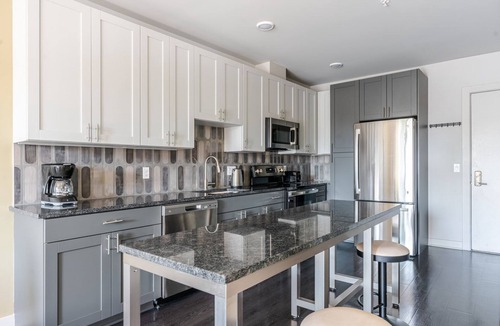 Chevy Chase Apartment | Blueground | Chevy Chase, rooftop, nr Glenview Park
