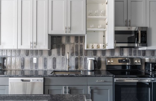 Chevy Chase Apartment | Blueground | Chevy Chase, rooftop, nr Glenview Park
