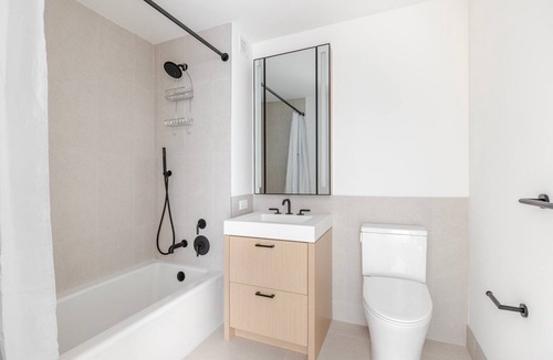 Williamsburg Apartment | Blueground | Greenpoint, pool, nr Transmitter Park