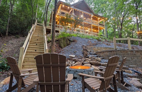 Blue Ridge Cabin | BlueRidge Cabin/Basketball-Putting Green w/Creek