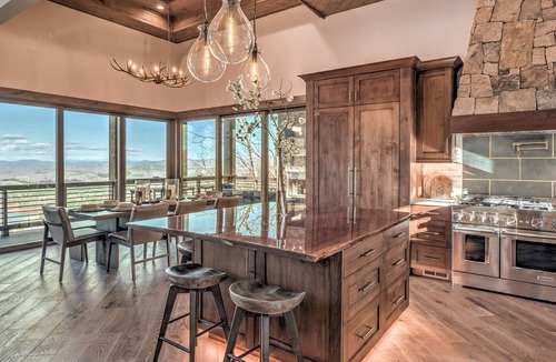 Blue Ridge Cabin | BLUESTONE - Panoramic Lake and Mountain Views | Mountain Modern Luxury | Hot Tub