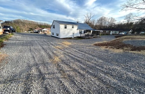 Bluewell House | Bluewell Trail Retreat