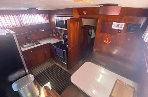 Key West Boat Rental | Boat 53' 3-bedroom with AC & 20' Pontoon