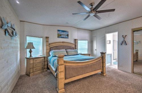 Homosassa House | Boat Dock and Porch Riverfront Retreat in Homosassa