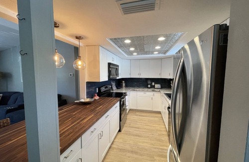 Weeki Wachee Gardens House | 🛥️🛥️Boat House in Weeki Wachee-10 minute easy paddle to main river