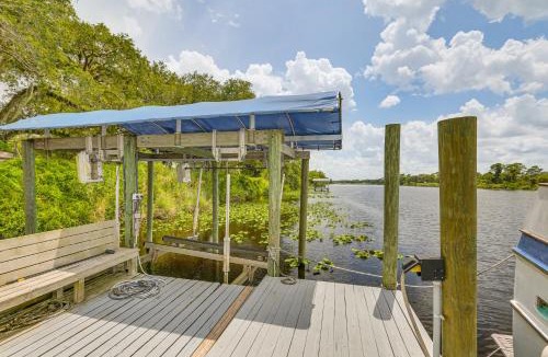 LaBelle House | Boat Lift & Private Dock: Riverfront LaBelle Gem