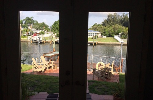 Memphis House | Boat Lover's, Spacious 4/3.5 waterfront saltwater canal home with dock and pool!