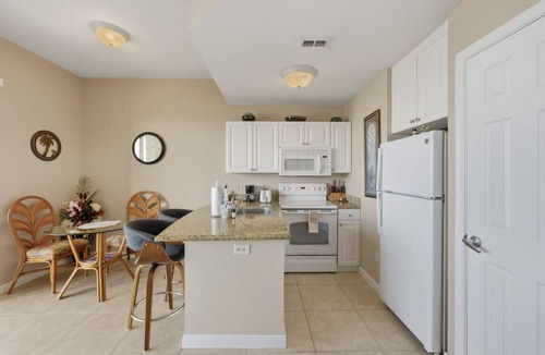 St. Petersburg Condo | Boca Ciega Bay Resort – Top Floor Waterfront Condo with Bay Views
