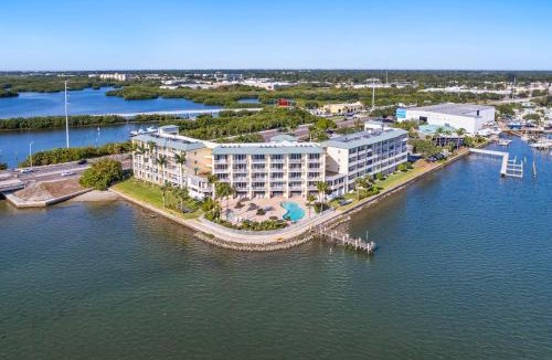 St. Petersburg - Clearwater House | Boca Ciega Bay Resort – Top Floor Waterfront Condo with Bay Views