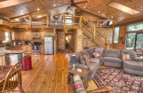 Wiley Cabin | Bogg's Mtn Lodge – A Treasure in the North Georgia Mountains