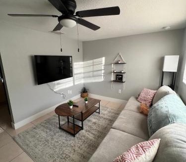 Terrace Park Apartment | Bohemian 1 Bedroom- Minutes from Busch Gardens