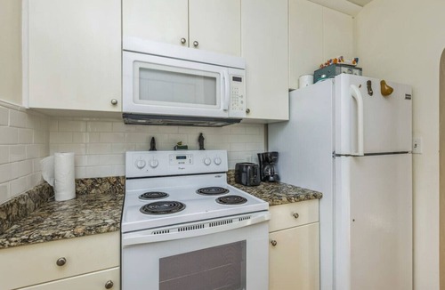 Crescent Lake Apartment | Bohemian Lakeview Retreat!
